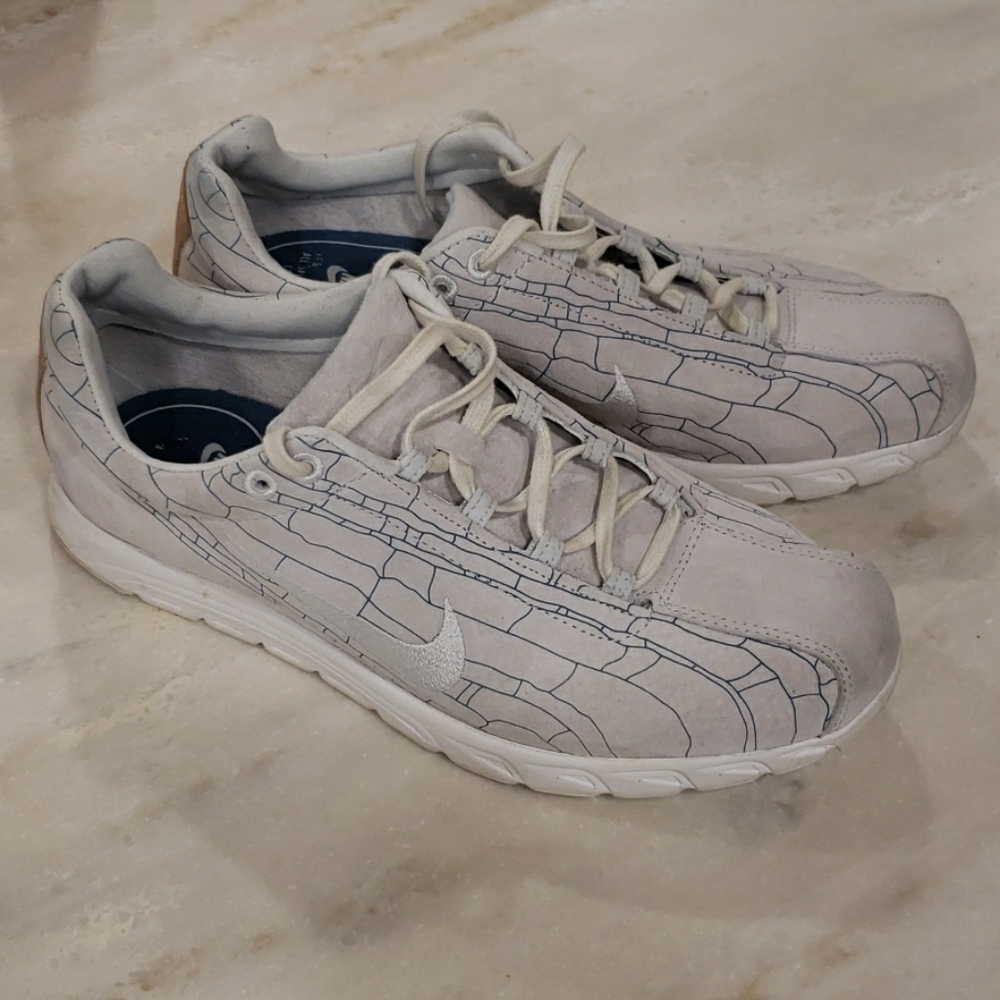 Nike Mayfly Sneakers